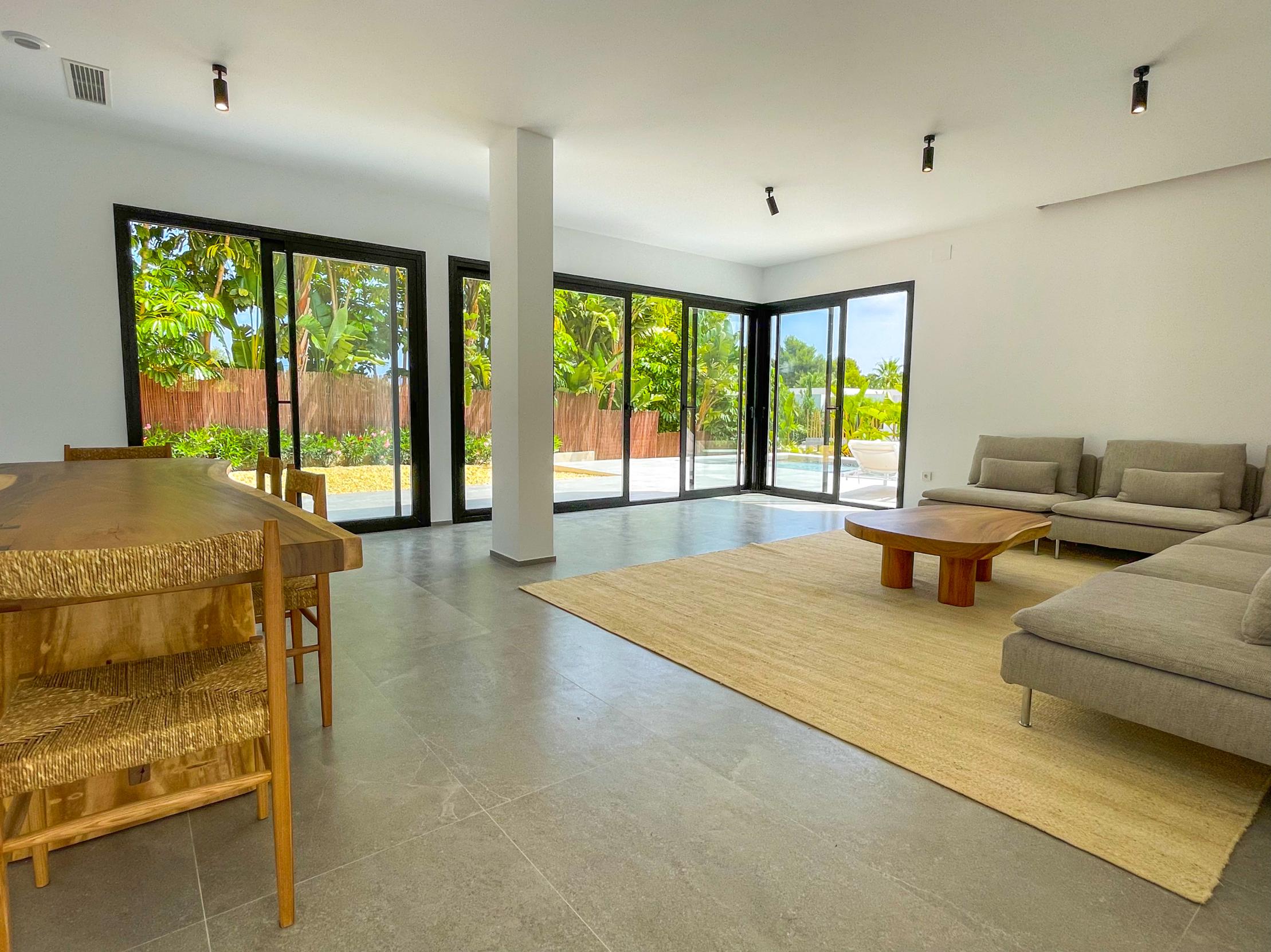 Villa en venta en Javea, nueva construcción a 5 minutos del Arenal